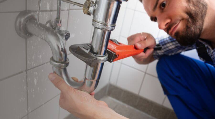 Expert burst pipe repair services in Prairie City, IA